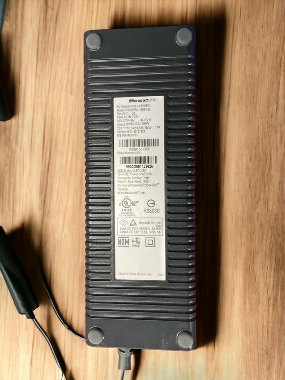 Microsoft - Official Xbox 360 203 Watts power Supply (usagé)